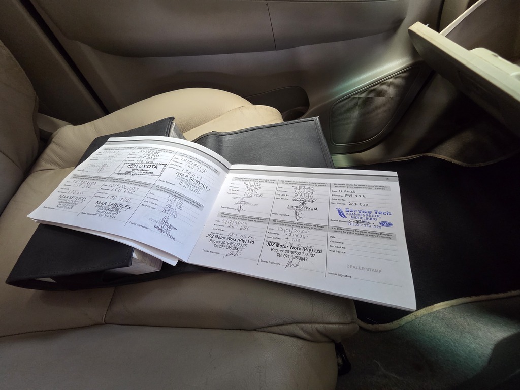 TOYOTA FORTUNER FORTUNER 3.0D-4D 4X4 A/T - 14