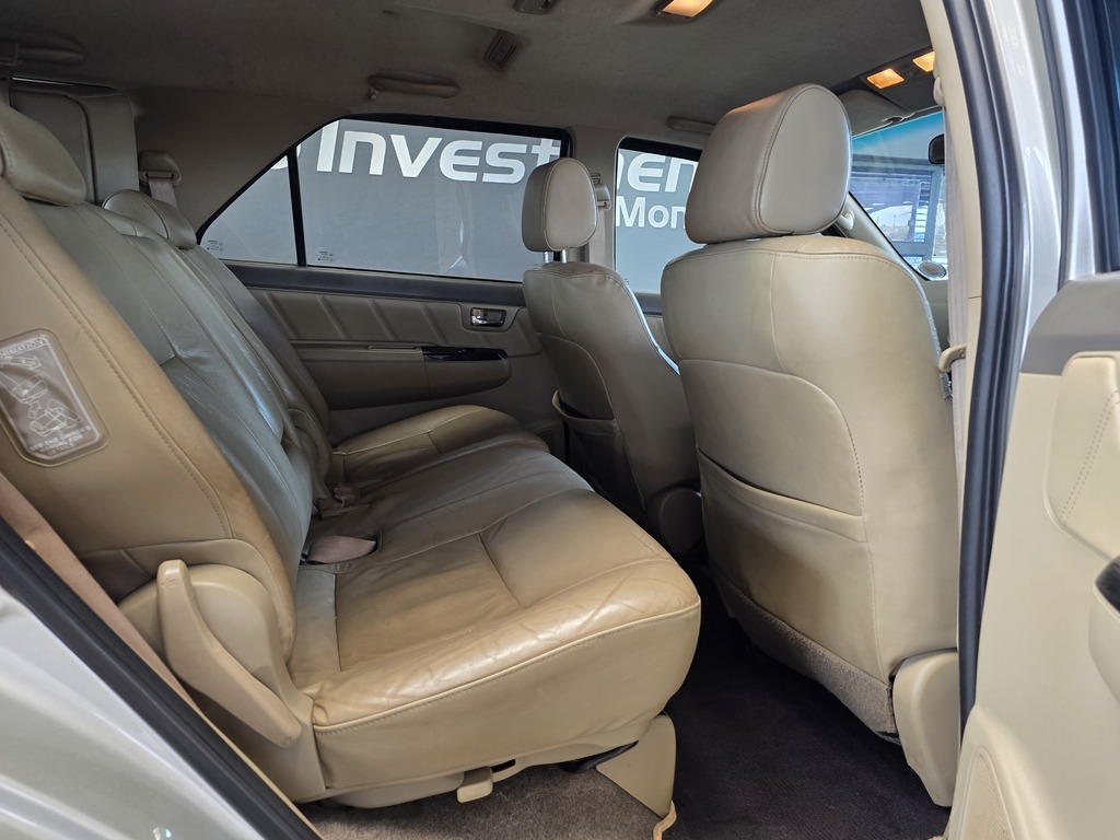 TOYOTA FORTUNER FORTUNER 3.0D-4D 4X4 A/T - 7