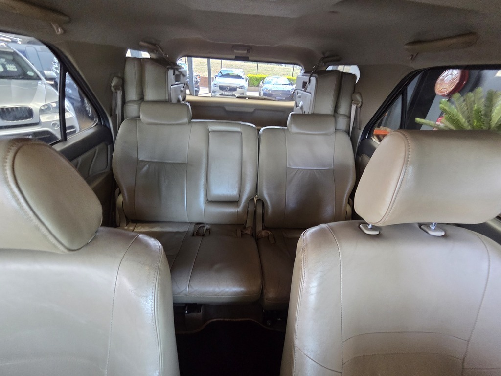 TOYOTA FORTUNER FORTUNER 3.0D-4D 4X4 A/T - 9