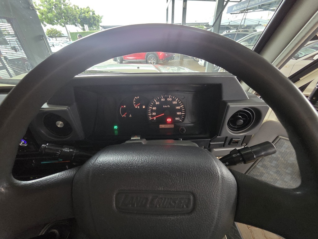 TOYOTA LANDCRUISER LANDCRUISER 76 4.2D S/W - 12