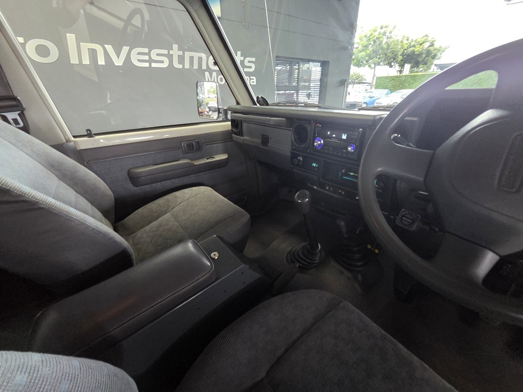 TOYOTA LANDCRUISER LANDCRUISER 76 4.2D S/W - 15