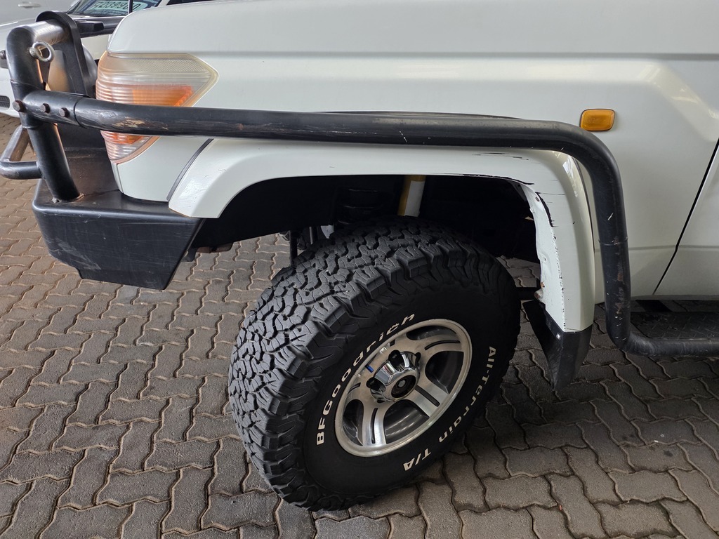 TOYOTA LANDCRUISER LANDCRUISER 76 4.2D S/W - 16