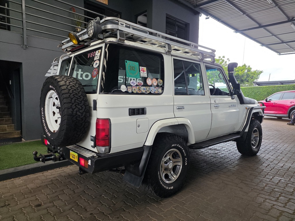 TOYOTA LANDCRUISER LANDCRUISER 76 4.2D S/W - 5