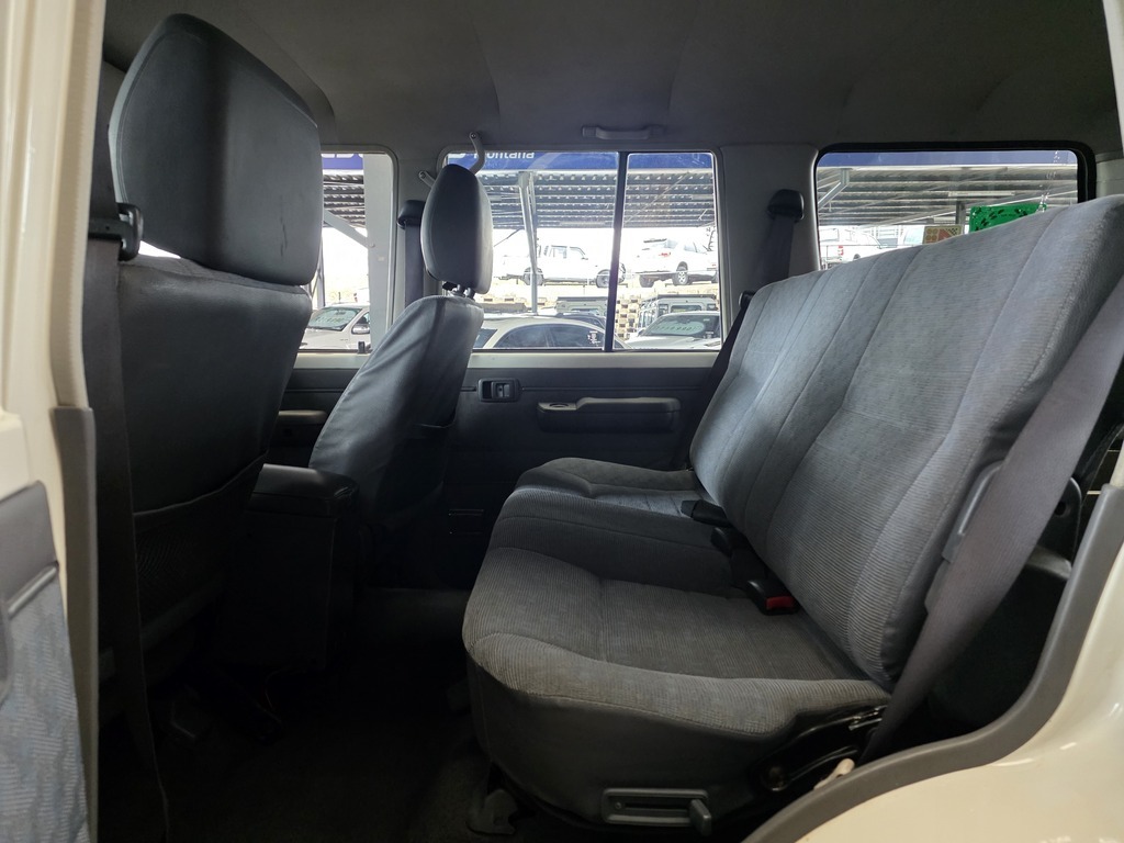 TOYOTA LANDCRUISER LANDCRUISER 76 4.2D S/W - 8