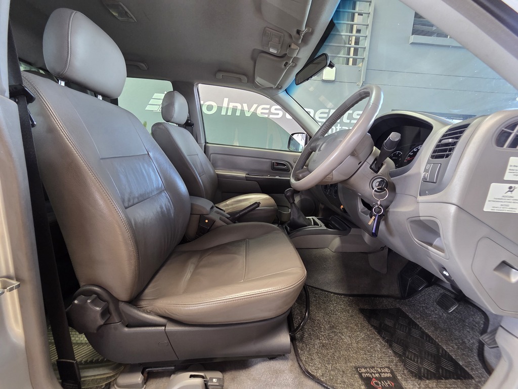 ISUZU KB KB 300 TDi LX 4X4 P/U D/C - 12