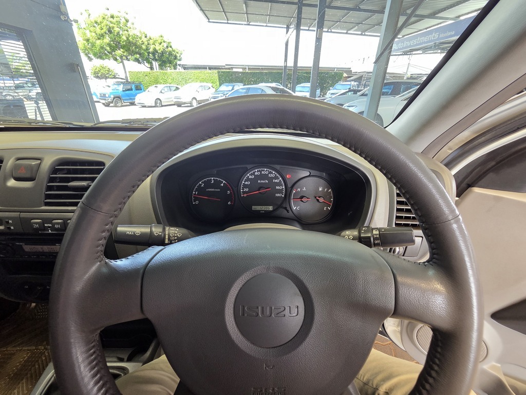 ISUZU KB KB 300 TDi LX 4X4 P/U D/C - 13