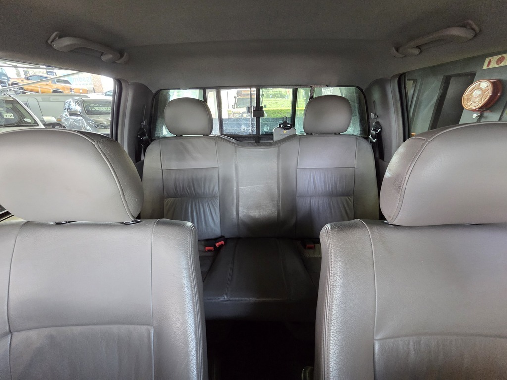ISUZU KB KB 300 TDi LX 4X4 P/U D/C - 9
