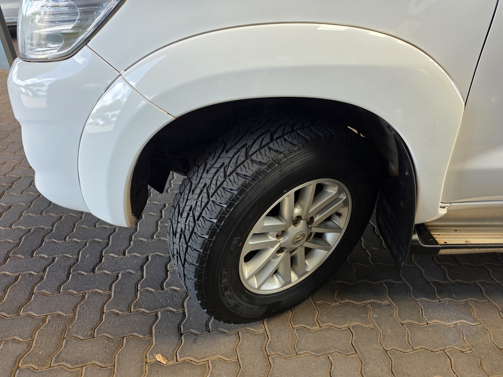 TOYOTA HI-LUX HILUX 3.0 D-4D RAIDER R/B P/U D/C - 17