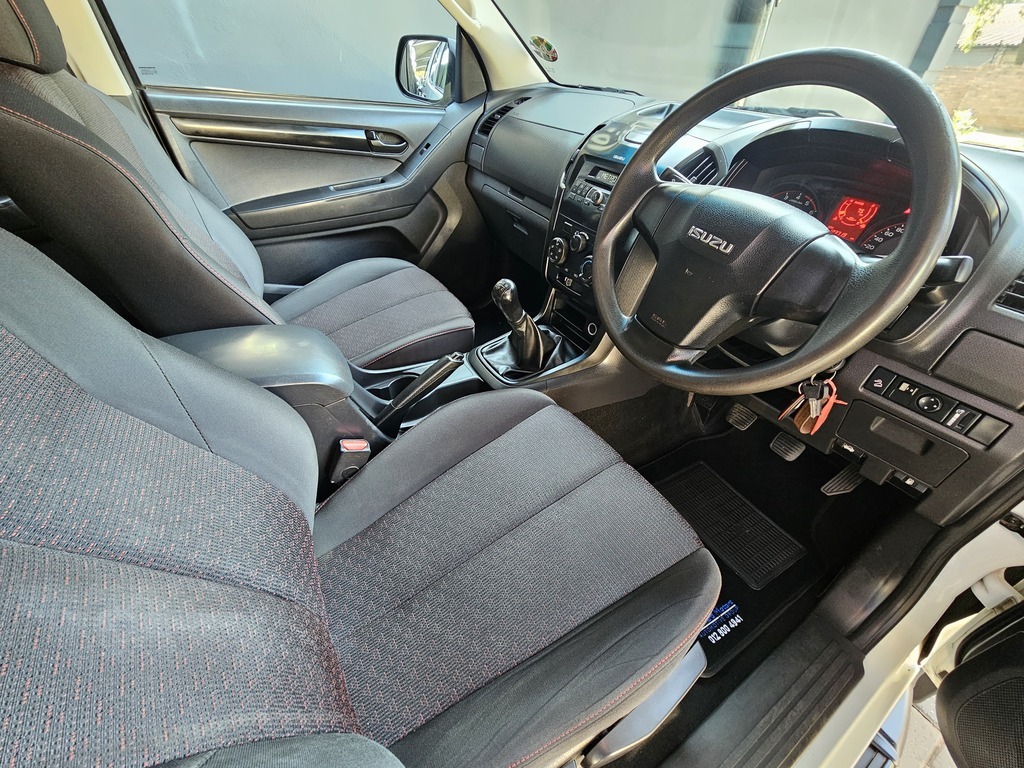 ISUZU D-MAX D-MAX 250 HO HI-RIDE D/C P/U - 10