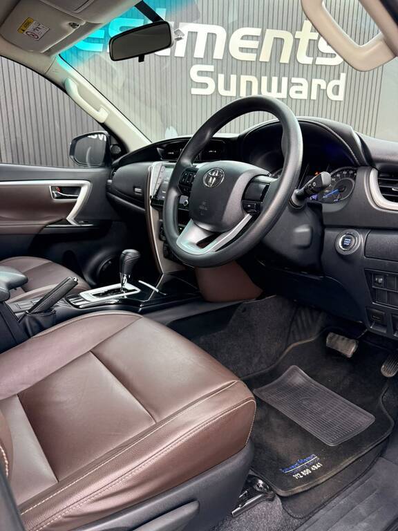 TOYOTA FORTUNER FORTUNER 2.4GD-6 R/B A/T - 13