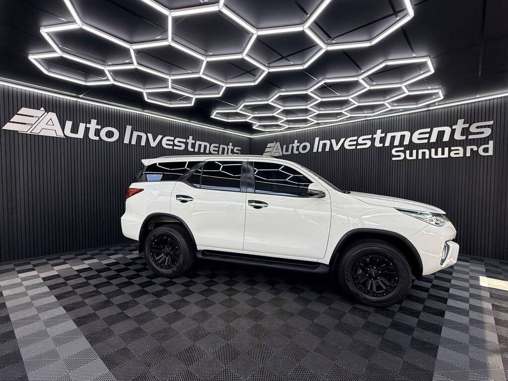 TOYOTA FORTUNER FORTUNER 2.4GD-6 R/B A/T - 2