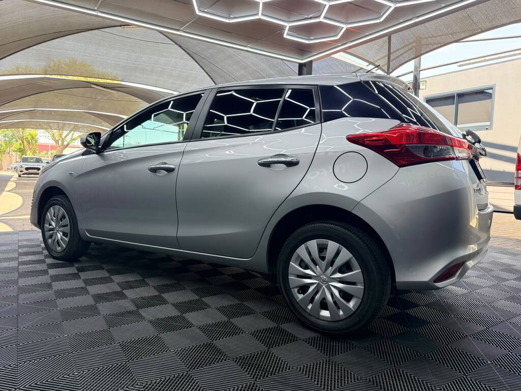 TOYOTA YARIS YARIS 1.5 Xi 5Dr - 6
