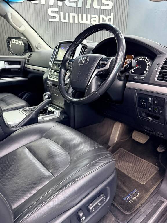 TOYOTA LAND CRUISER LAND CRUISER 200 V8 4.5D VX-R A/T - 15