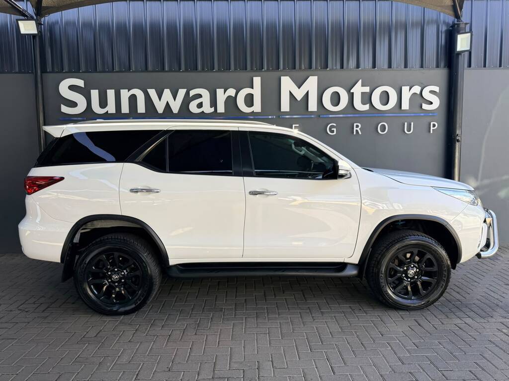 TOYOTA FORTUNER FORTUNER 2.8GD-6 4X4 A/T - 14