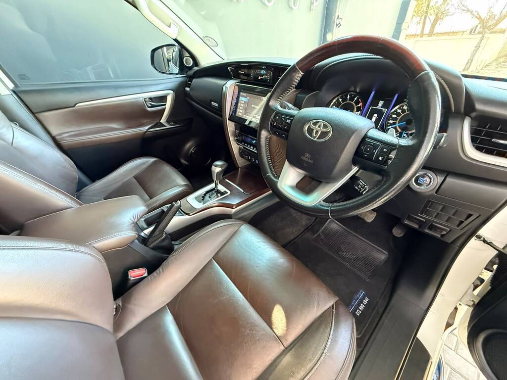 TOYOTA FORTUNER FORTUNER 2.8GD-6 4X4 A/T - 3