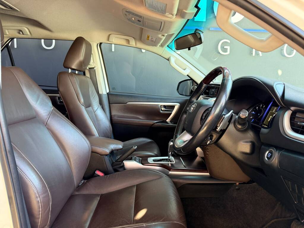 TOYOTA FORTUNER FORTUNER 2.8GD-6 4X4 A/T - 5