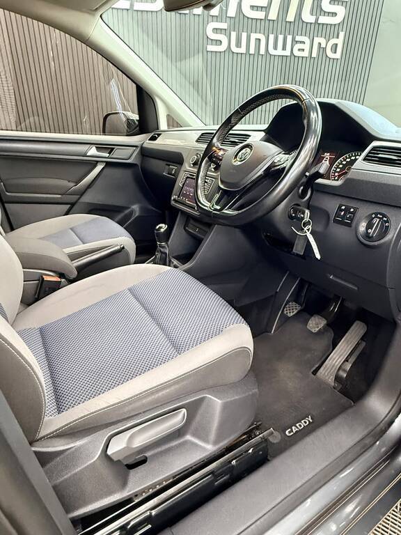 VOLKSWAGEN CADDY CADDY 1.0 TSI TRENDLINE - 14