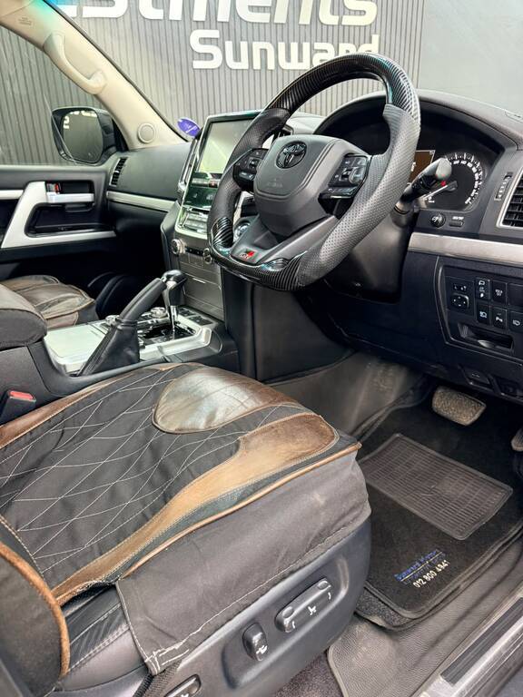 TOYOTA LAND CRUISER LAND CRUISER 200 V8 4.5D VX-R A/T - 16