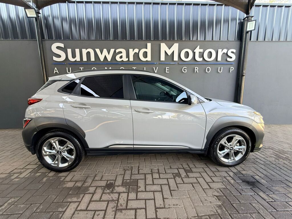 HYUNDAI KONA KONA 2.0 EXECUTIVE IVT - 16