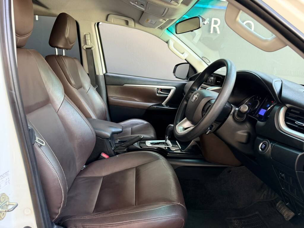 TOYOTA FORTUNER FORTUNER 2.4GD-6 R/B A/T - 4