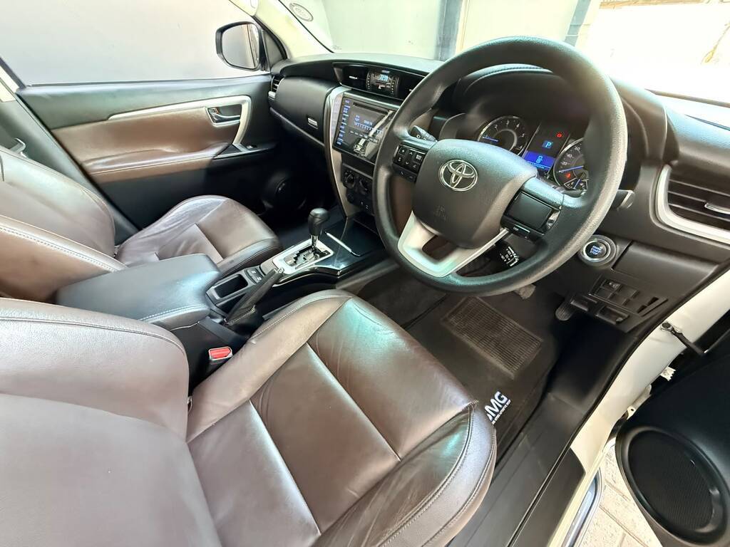 TOYOTA FORTUNER FORTUNER 2.4GD-6 R/B A/T - 6