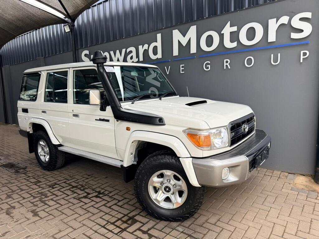 TOYOTA LANDCRUISER 70 SERIE LANDCRUISER 76 4.5D V8 S/W - 1