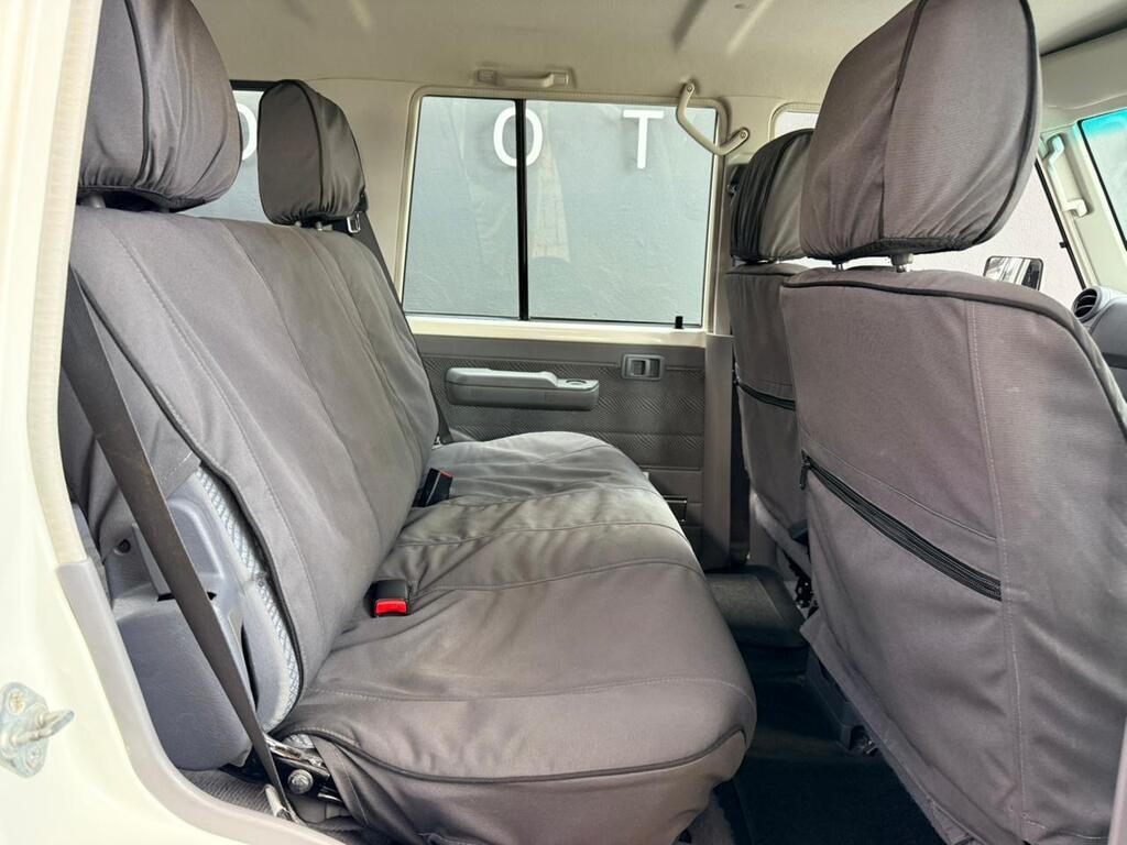 TOYOTA LANDCRUISER 70 SERIE LANDCRUISER 76 4.5D V8 S/W - 11