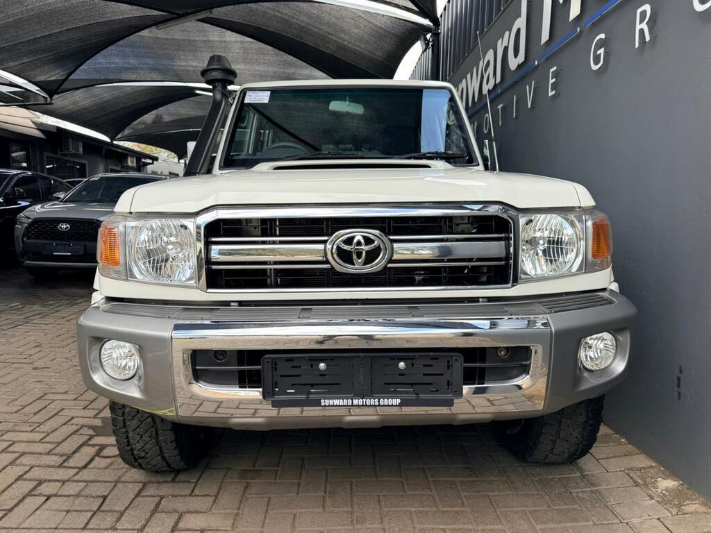 TOYOTA LANDCRUISER 70 SERIE LANDCRUISER 76 4.5D V8 S/W - 13