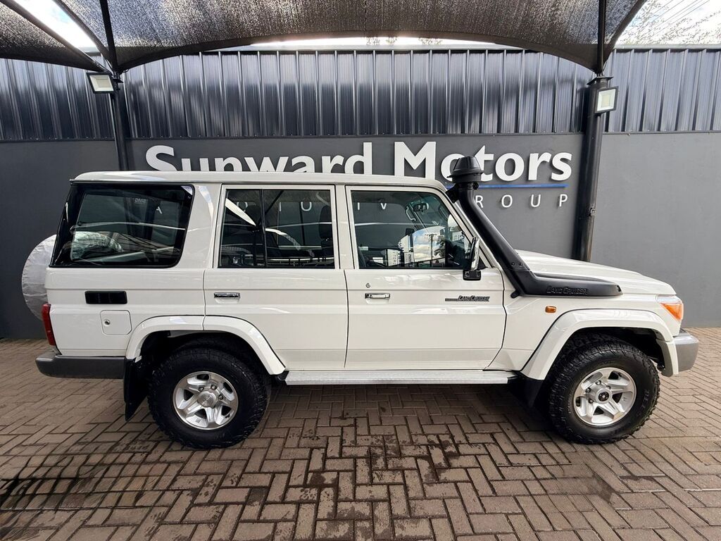 TOYOTA LANDCRUISER 70 SERIE LANDCRUISER 76 4.5D V8 S/W - 15