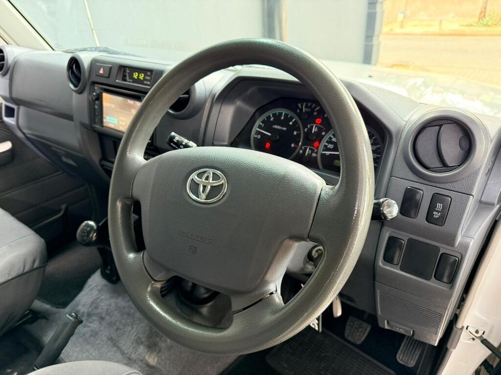 TOYOTA LANDCRUISER 70 SERIE LANDCRUISER 76 4.5D V8 S/W - 5
