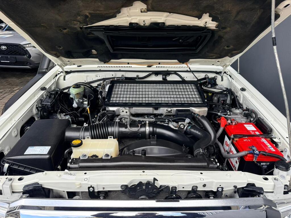 TOYOTA LANDCRUISER 70 SERIE LANDCRUISER 76 4.5D V8 S/W - 9