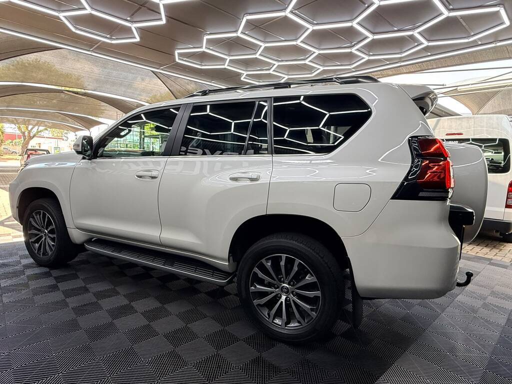 TOYOTA PRADO PRADO VX-L 2.8GD A/T - 17