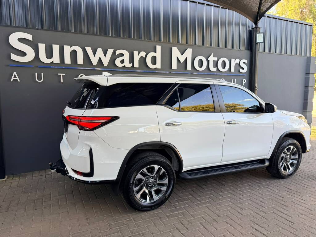 TOYOTA FORTUNER FORTUNER 2.8GD-6 R/B A/T - 2