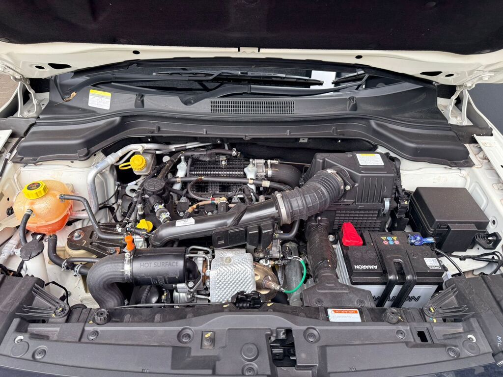 MAHINDRA XUV300 XUV300 1.2T (W4) - 12