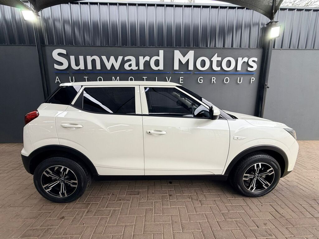 MAHINDRA XUV300 XUV300 1.2T (W4) - 13