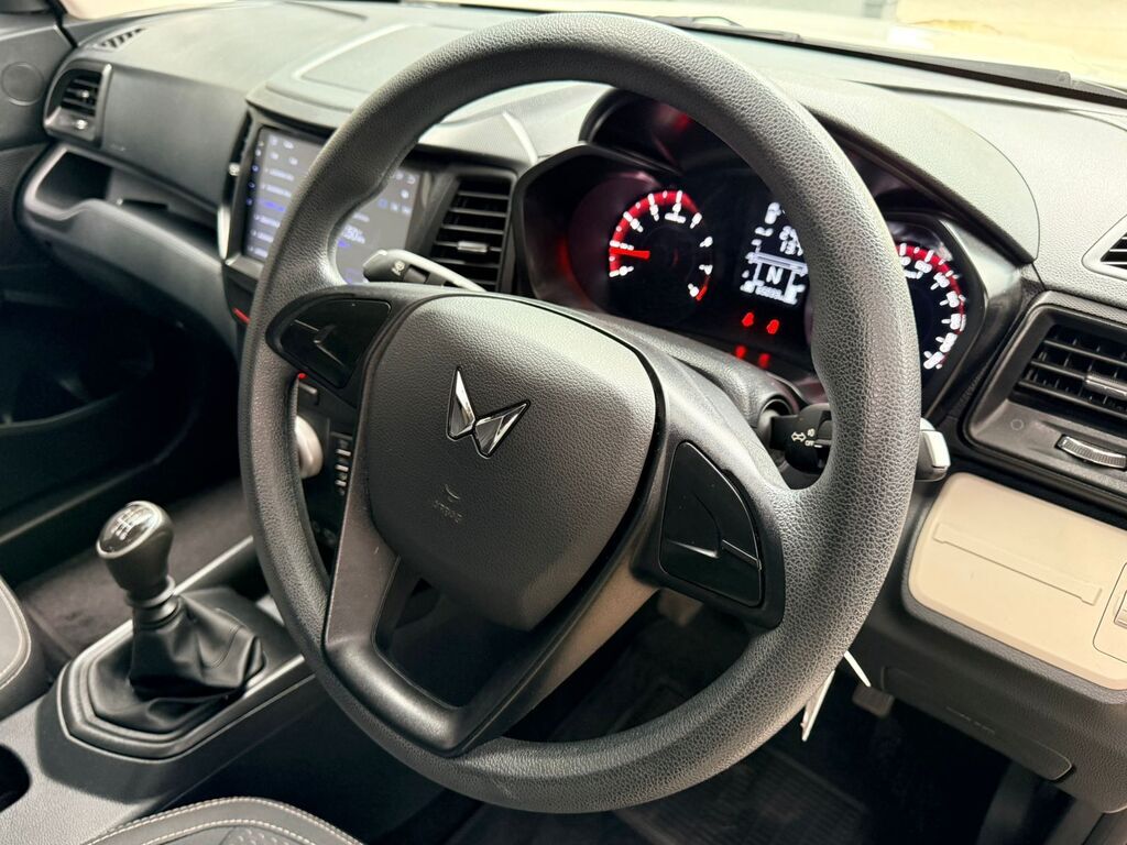 MAHINDRA XUV300 XUV300 1.2T (W4) - 8
