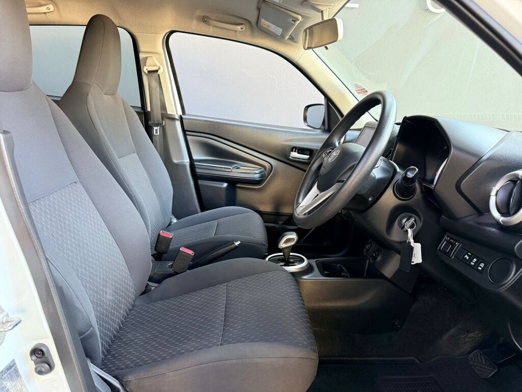TOYOTA VITZ VITZ 1.0 XR AMT - 10