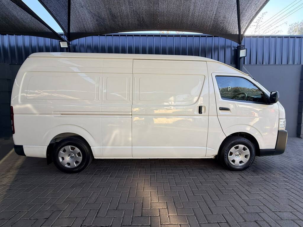 TOYOTA QUANTUM QUANTUM 2.7 LWB F/C P/V - 11