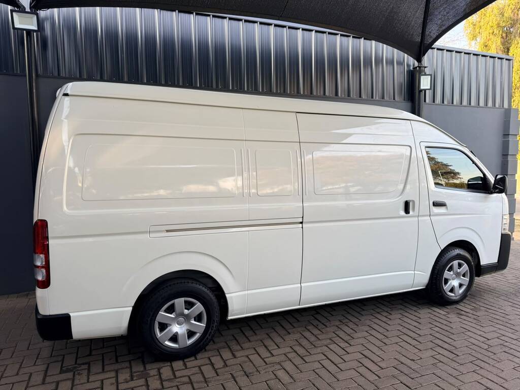 TOYOTA QUANTUM QUANTUM 2.7 LWB F/C P/V - 4