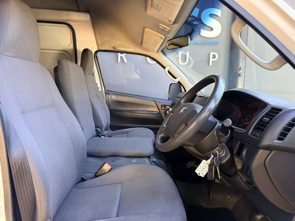 TOYOTA QUANTUM QUANTUM 2.7 LWB F/C P/V - 5
