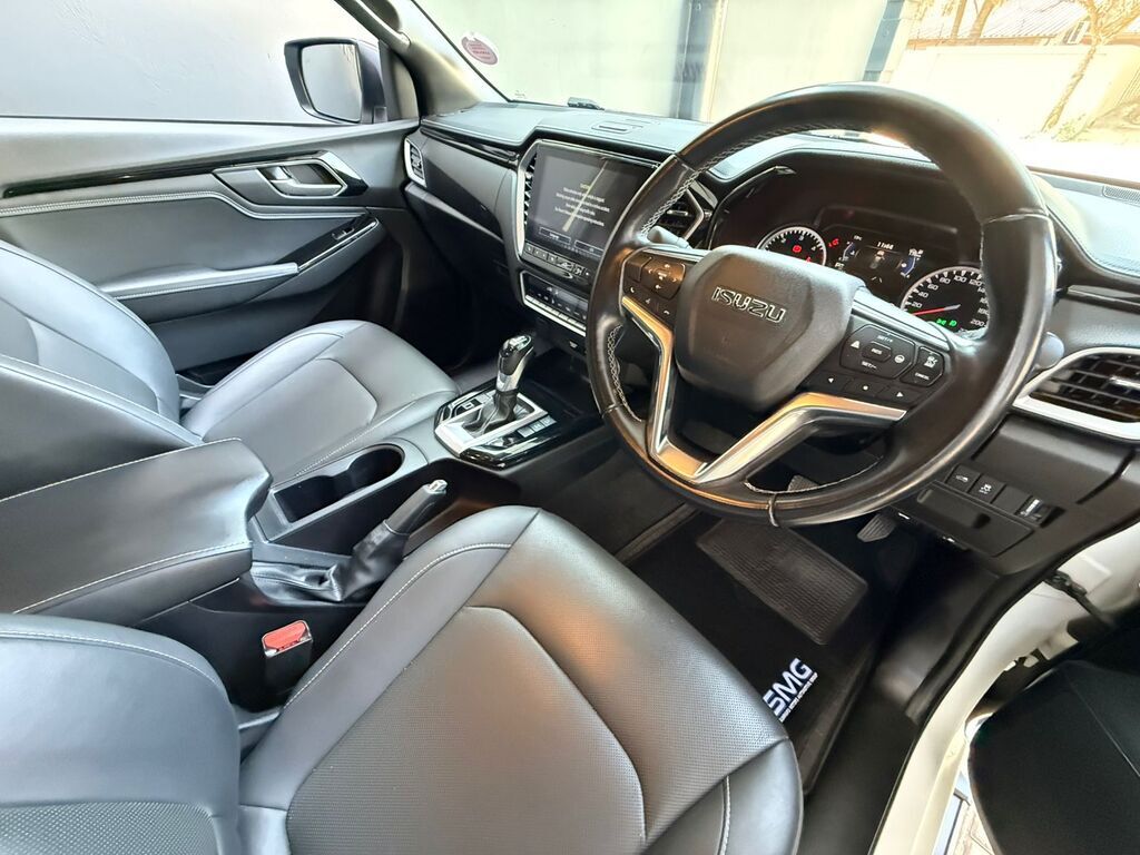 ISUZU D-MAX D-MAX 3.0 Ddi V-CROSS HR 4X4 A/T D/C P/U - 2