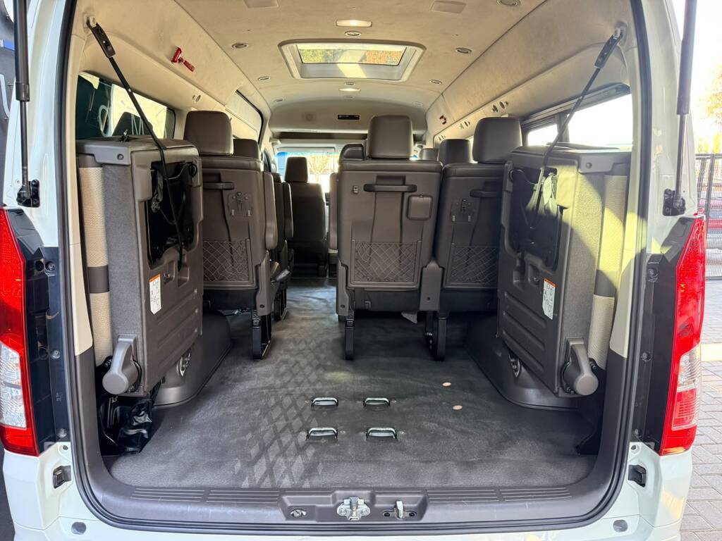 TOYOTA QUANTUM QUANTUM 2.8 GL SLWB A/T 14 SEAT - 12