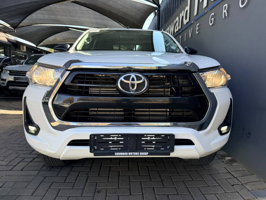 TOYOTA HILUX HILUX 2.4 GD-6 RB RAIDER A/T P/U E/CAB - 13