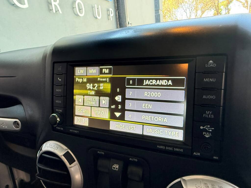 JEEP WRANGLER WRANGLER SAHARA 3.6L V6 A/T 2DR - 6