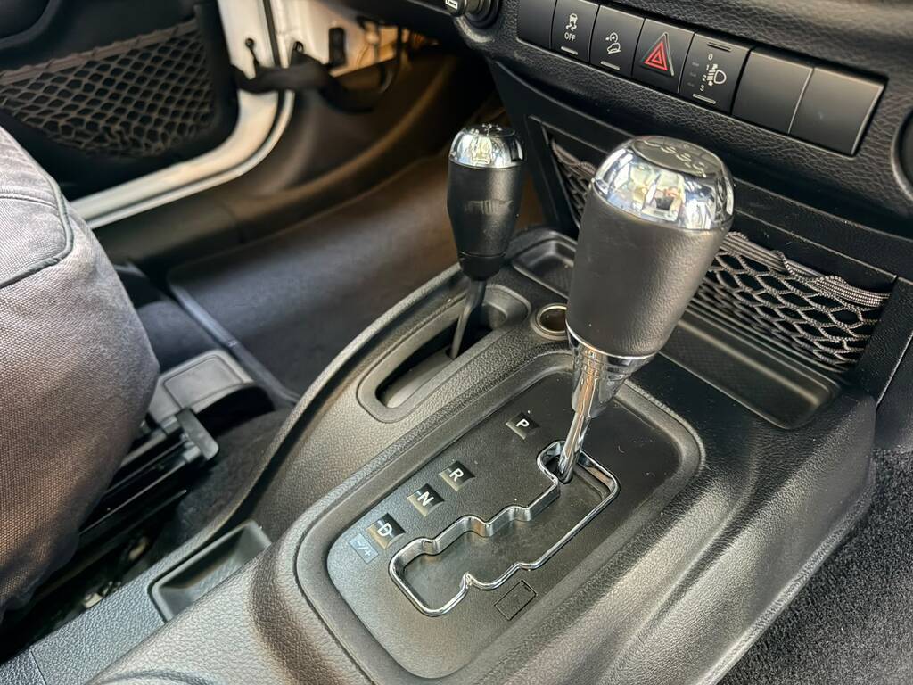 JEEP WRANGLER WRANGLER SAHARA 3.6L V6 A/T 2DR - 7