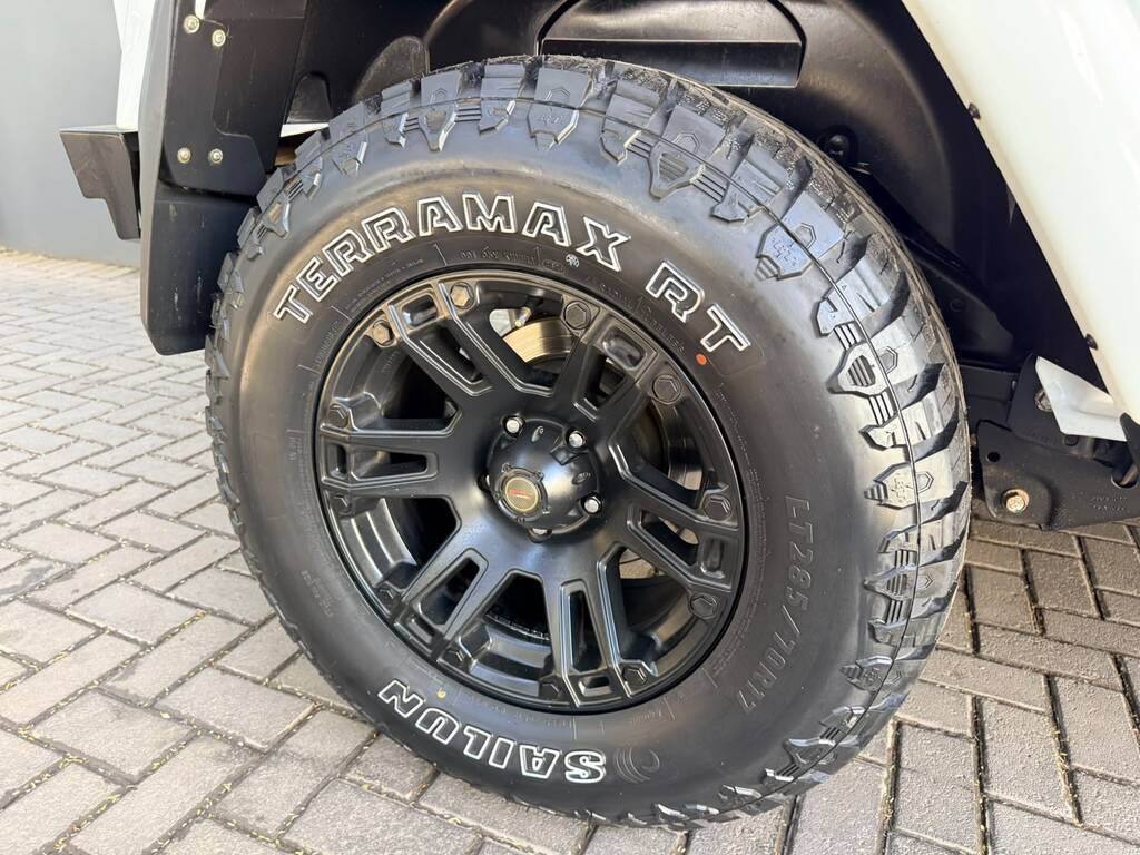 JEEP WRANGLER WRANGLER SAHARA 3.6L V6 A/T 2DR - 9