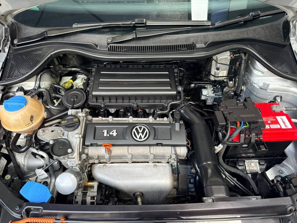 VOLKSWAGEN POLO POLO 1.4 COMFORTLINE 5DR - 7