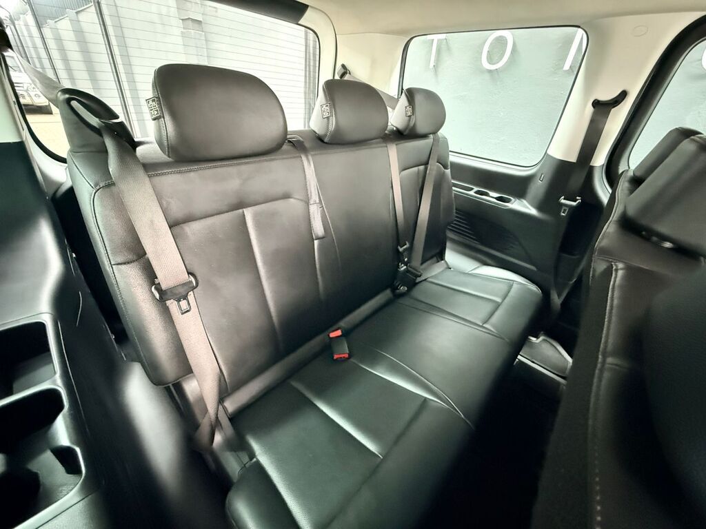 HYUNDAI STARIA STARIA 2.2D EXECUTIVE A/T - 17