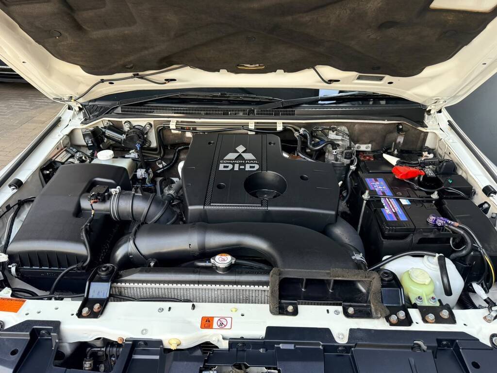 MITSUBISHI PAJERO PAJERO 3.2 Di - Dc GLS SWB A/T - 15