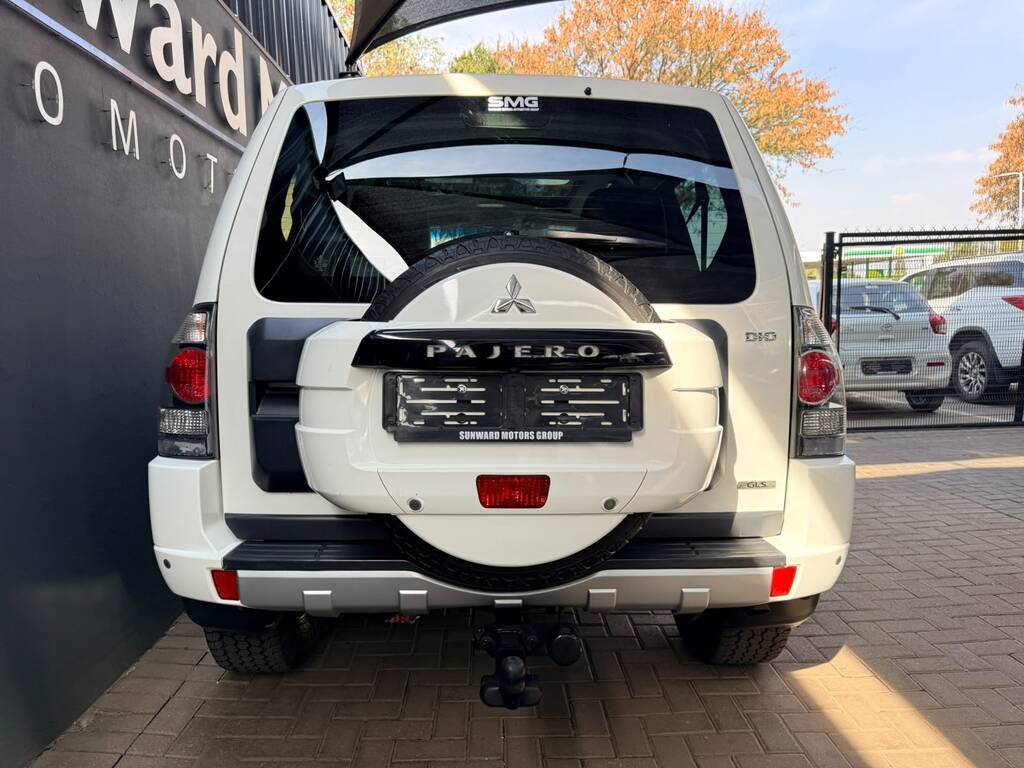 MITSUBISHI PAJERO PAJERO 3.2 Di - Dc GLS SWB A/T - 18